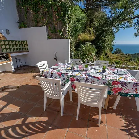 Alpago Piscina Privada Vistas Mar Aire Acondicionado 度假居