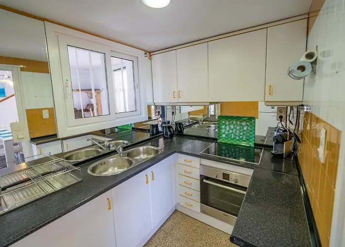 Alpago Piscina Privada Vistas Mar Aire Acondicionado 度假居 *