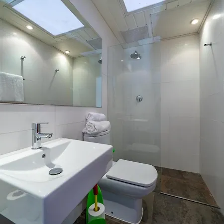 Alpago Piscina Privada Vistas Mar Aire Acondicionado Дом отдыха *